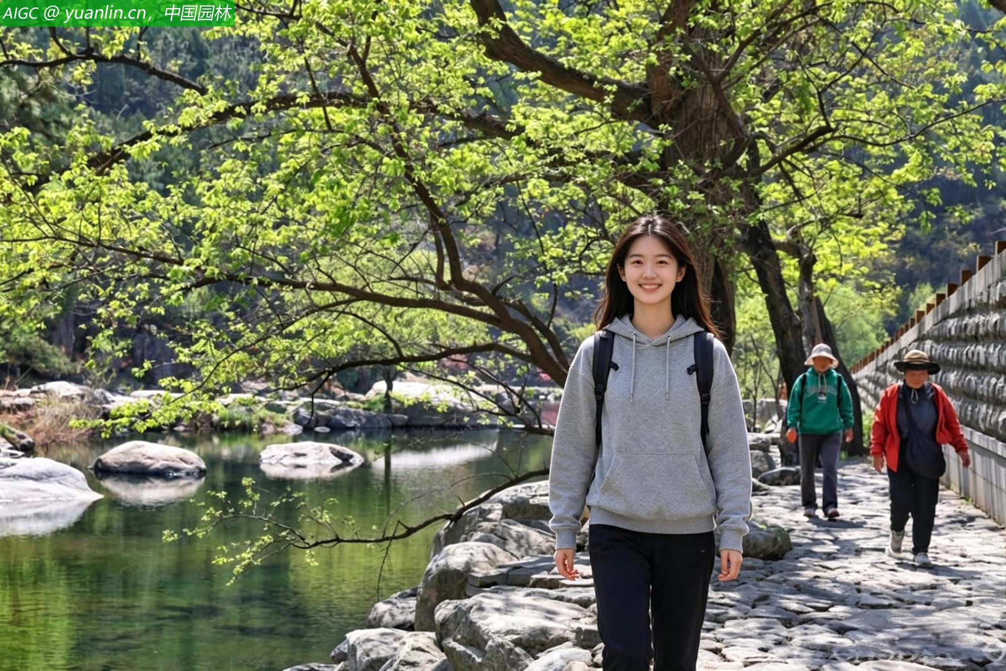 春日暖阳下，山东泰安泰山脚下桃花峪春意浓